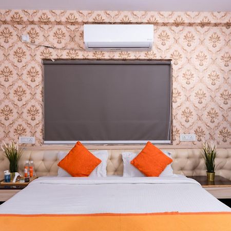 Iris At Nest Hotel Hyderabad Exterior photo
