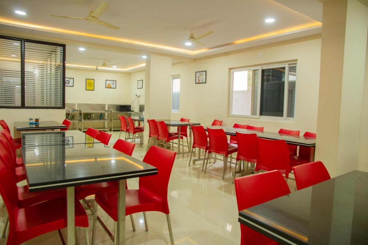 Iris At Nest Hotel Hyderabad Exterior photo