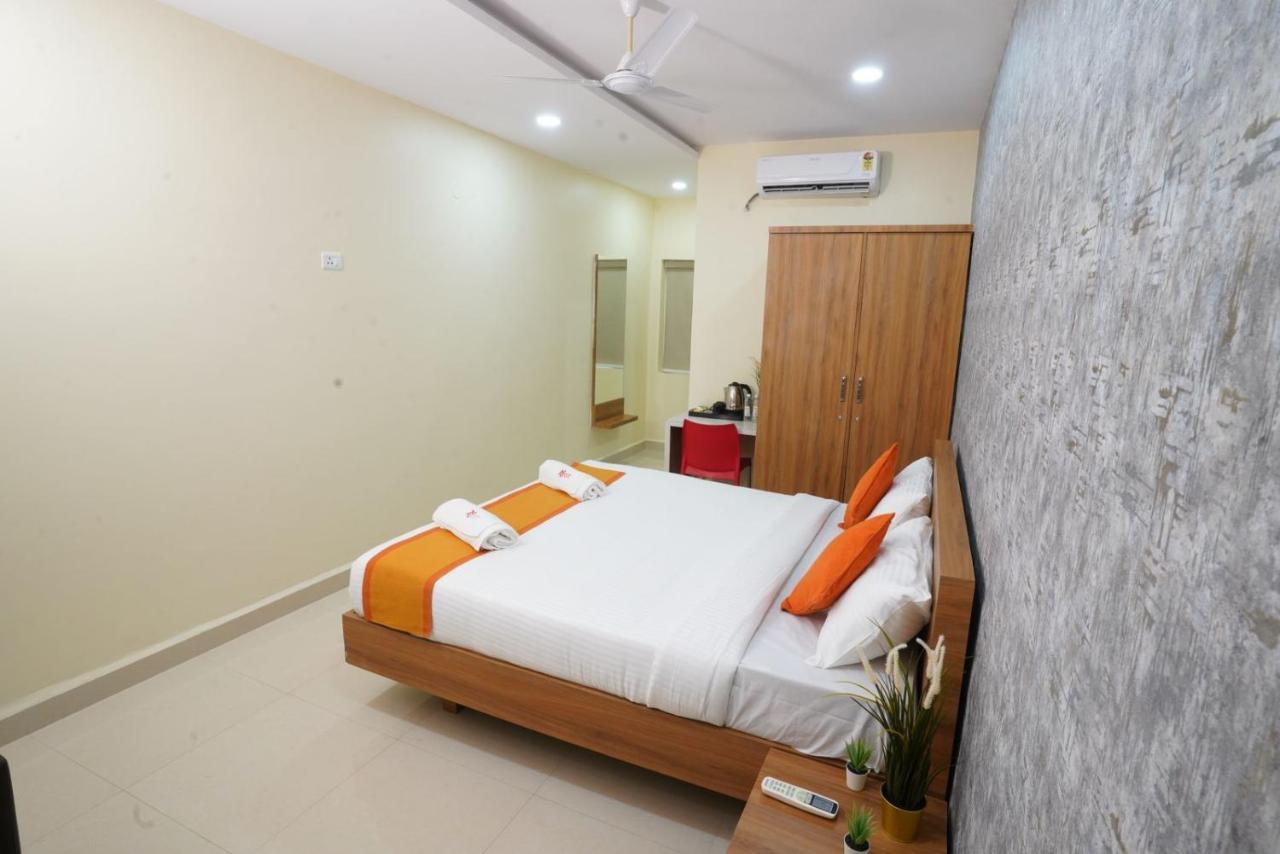 Iris At Nest Hotel Hyderabad Exterior photo